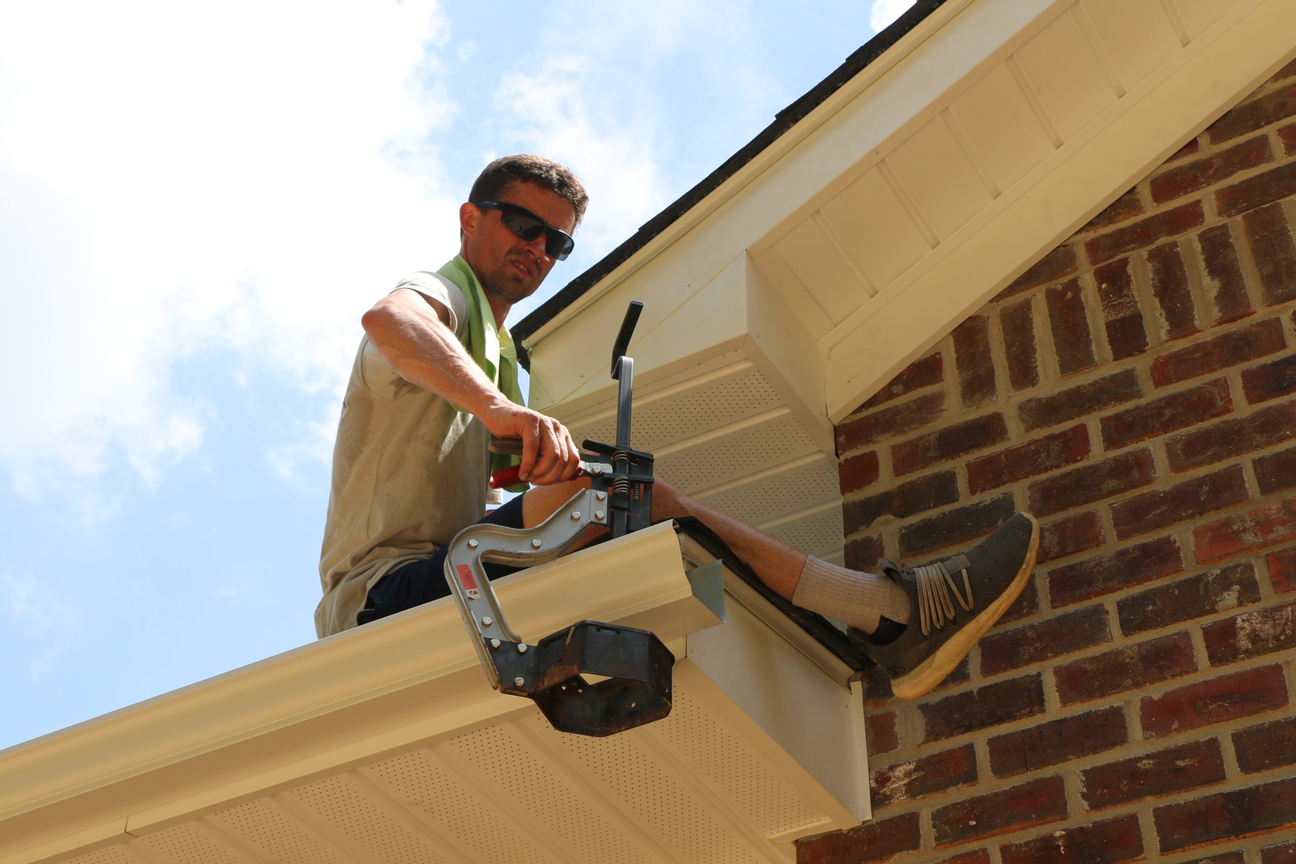 how to replace gutters on a house